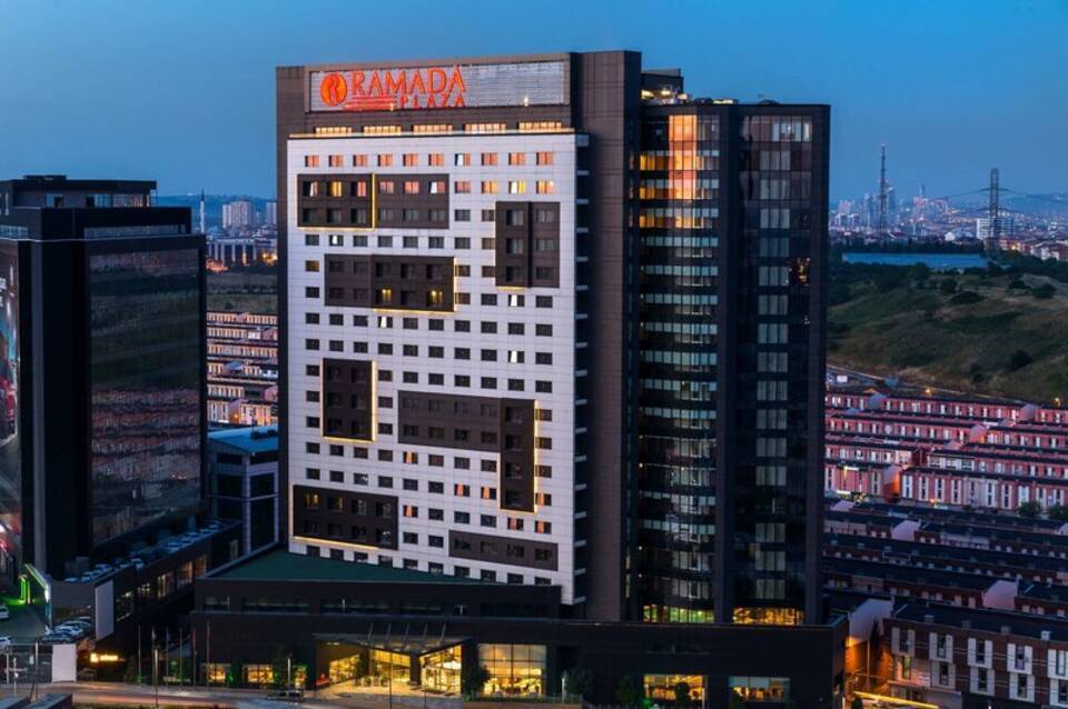 Ramada Plaza by Wyndham Istanbul Tekstilkent 4