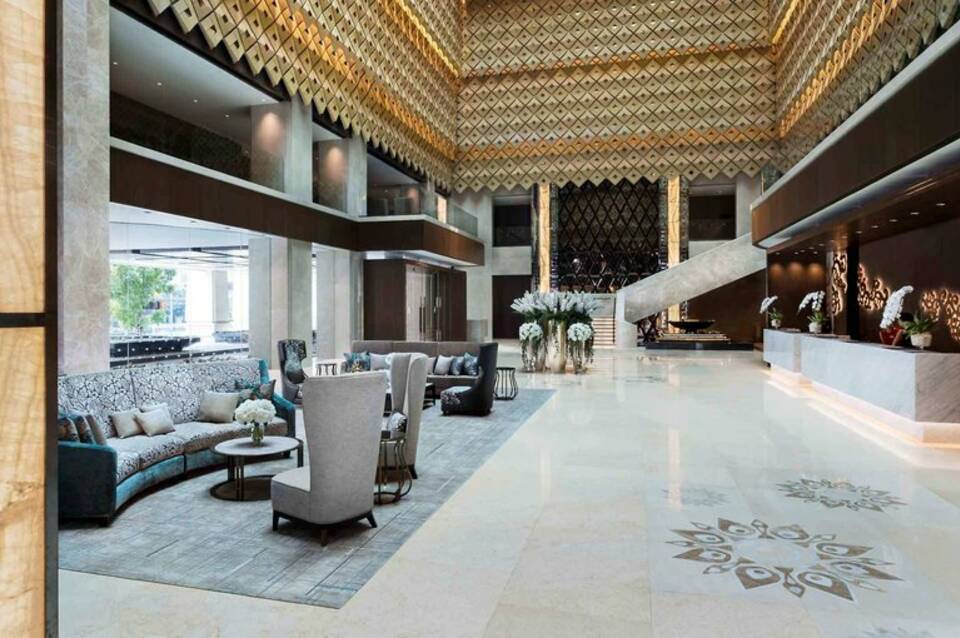 Lancaster Bangkok 1