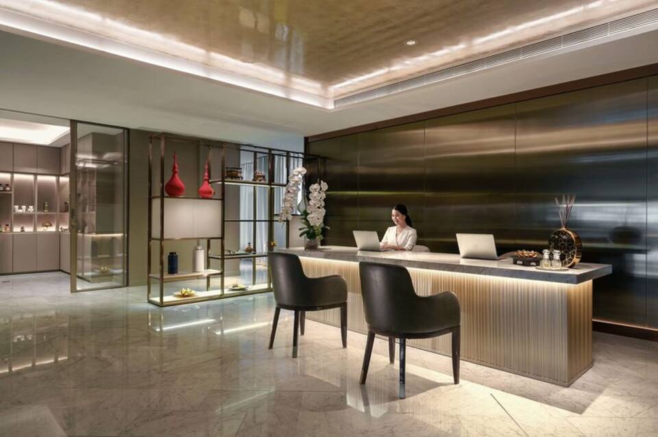 Lancaster Bangkok 4