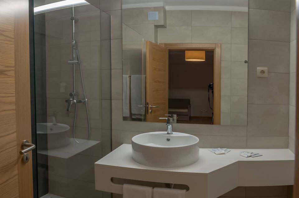 Apartamentos Turisticos Flor da Rocha 4