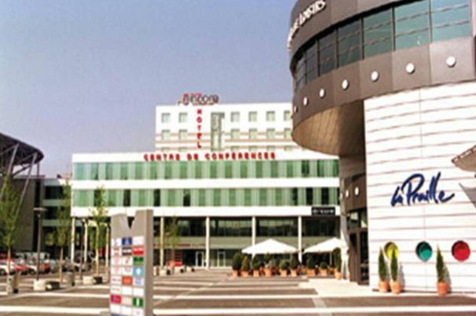 Ramada Encore by Wyndham Geneva 2