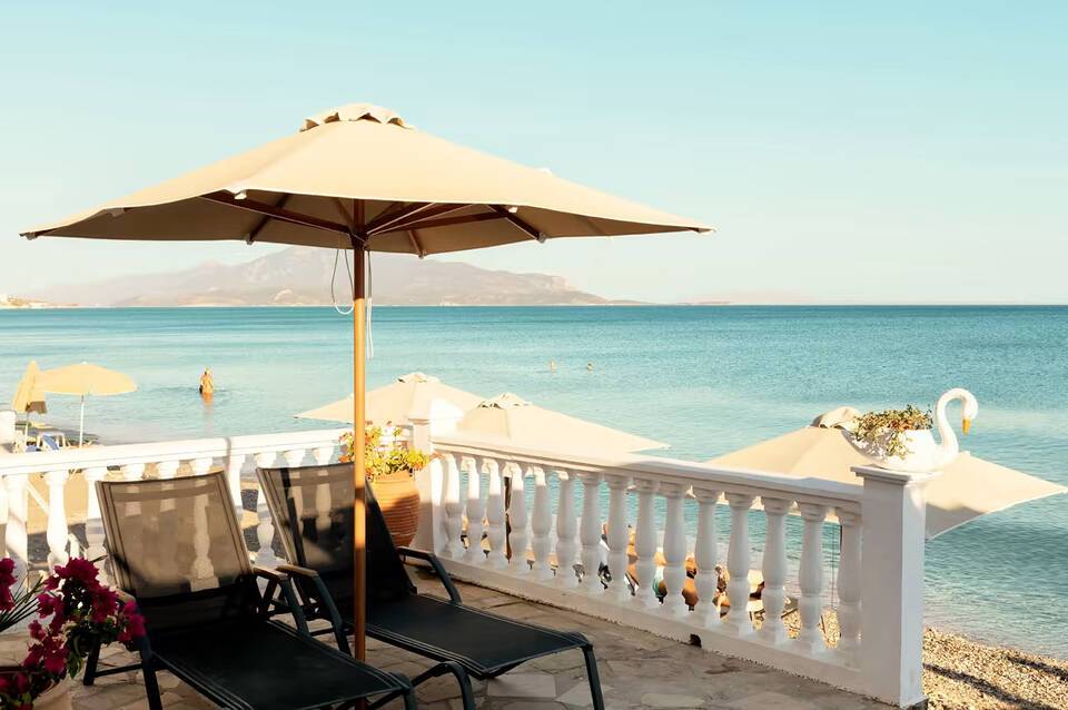Potokaki Beachfront Hotel 5