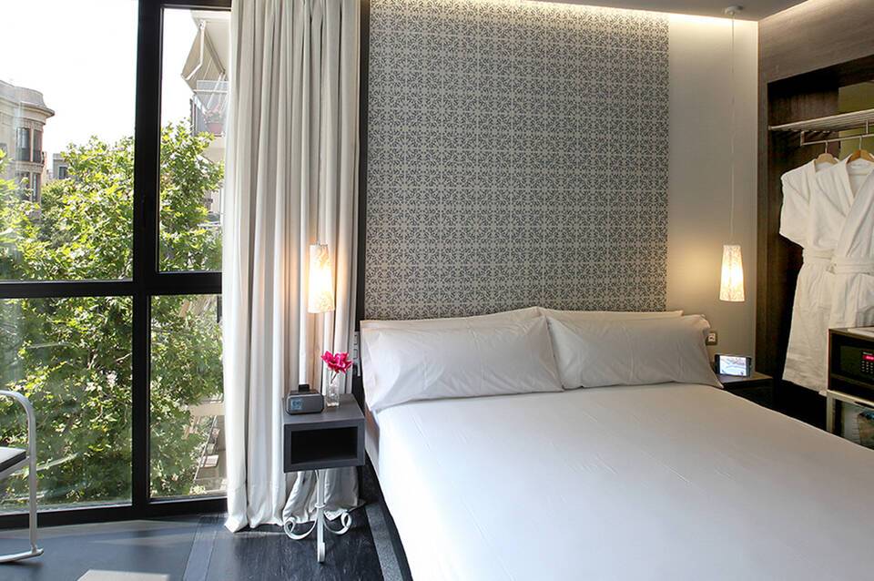 TWO Hotel Barcelona by Axel 4