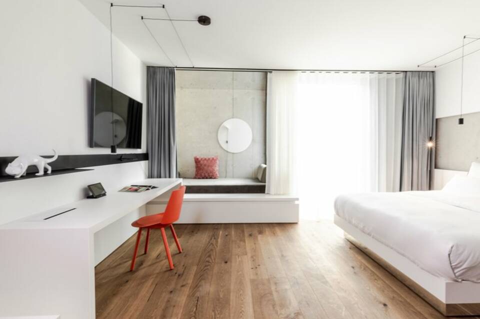 KPM Hotel & Residences 1