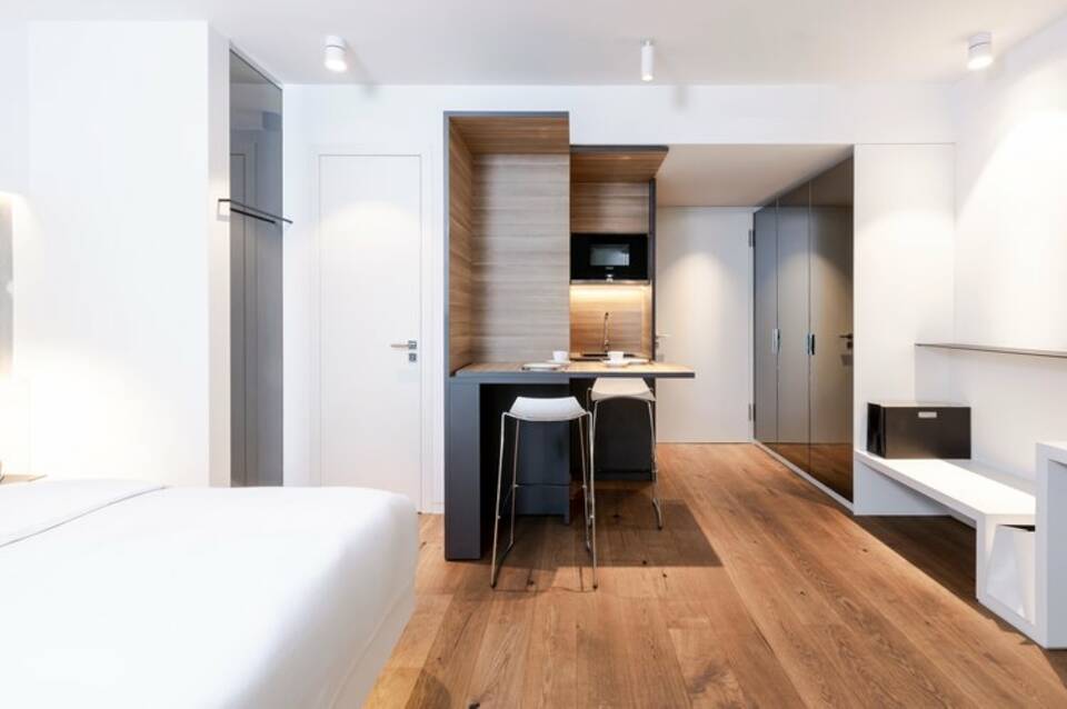 KPM Hotel & Residences 3