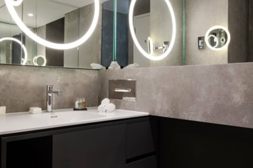 KPM Hotel & Residences 5