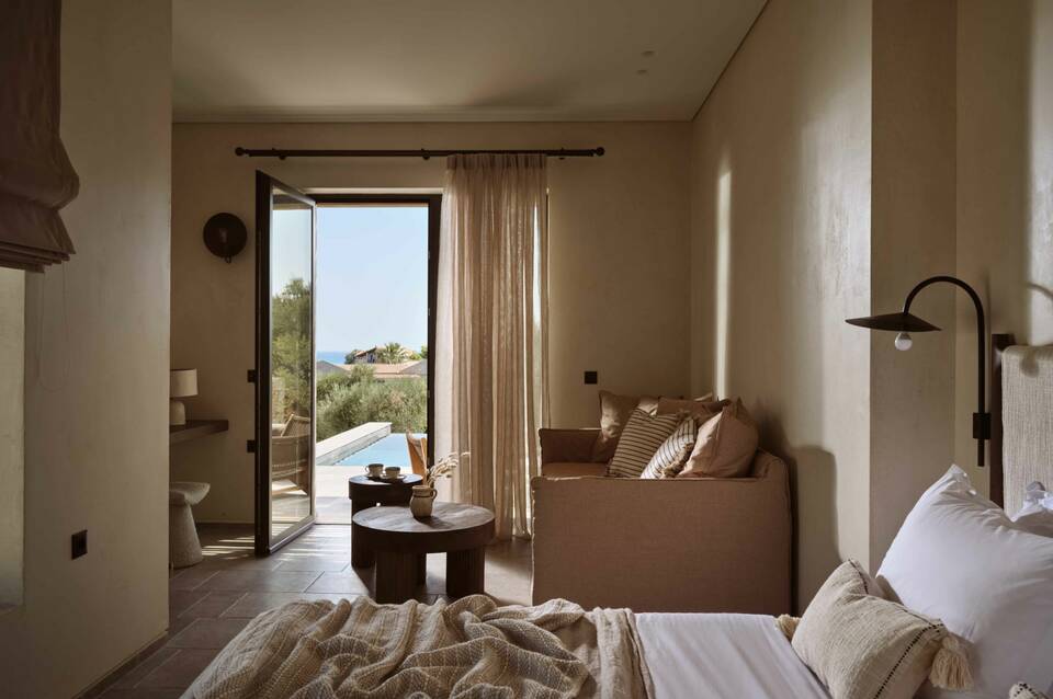 Pierros Verde Private Suites 5
