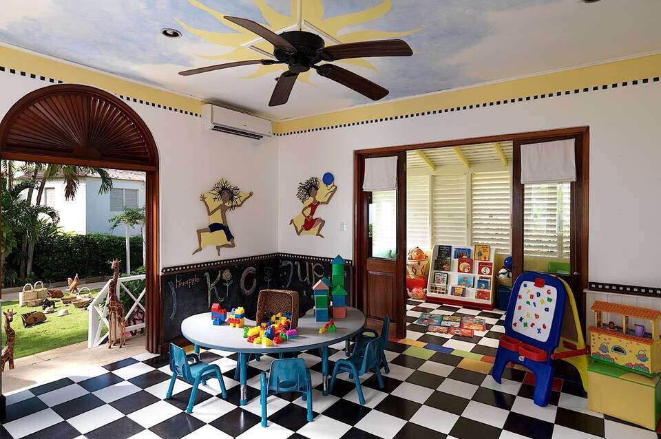 Round Hill Hotel & Villas 5