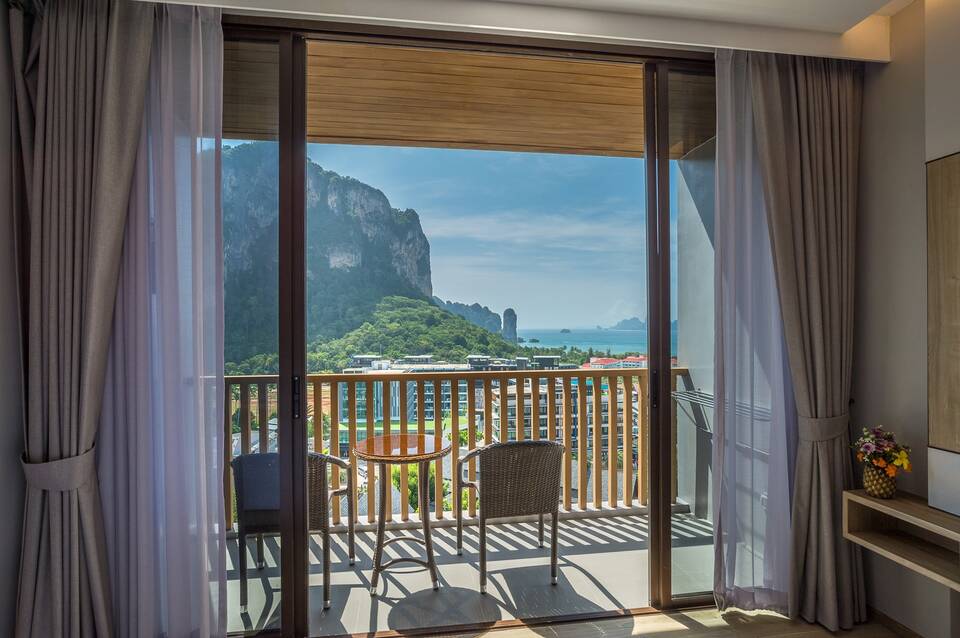 Holiday Inn Resort Krabi Ao Nang Beach 4