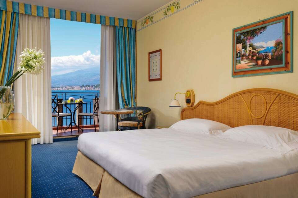 Unahotels Capotaormina 4