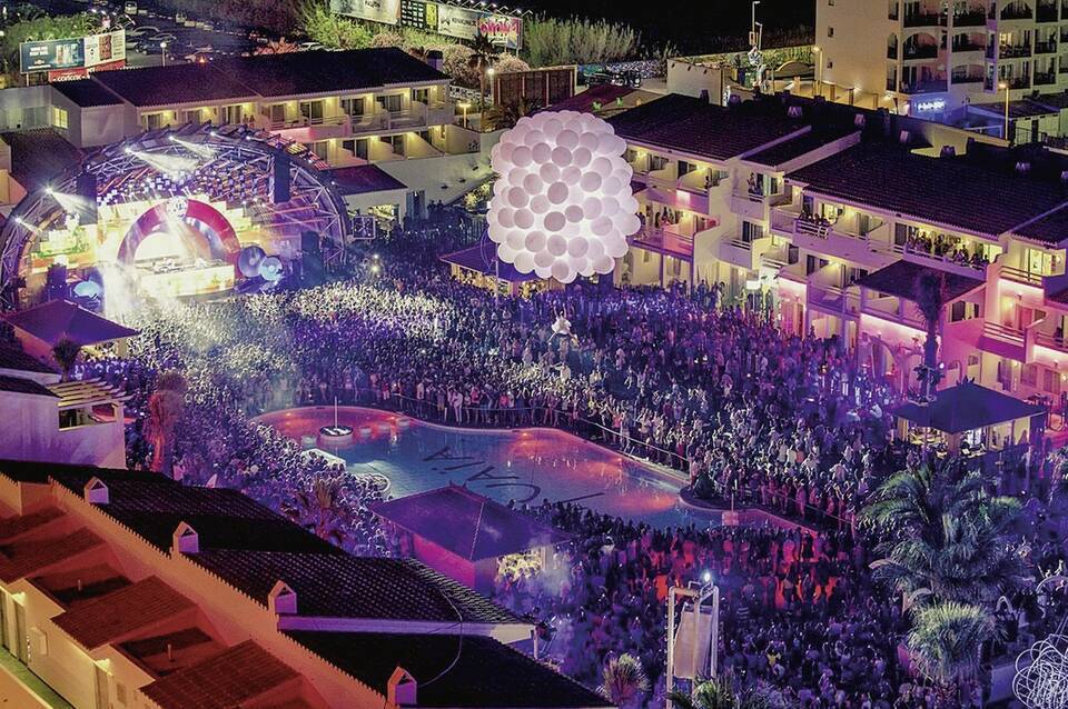 Ushuaïa Ibiza Beach Hotel & The Unexpected Ibiza Hotel 3