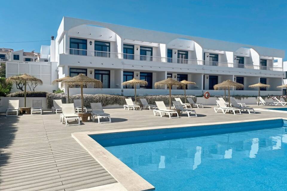 Hotel Apartamentos Beach Club Menorca 1