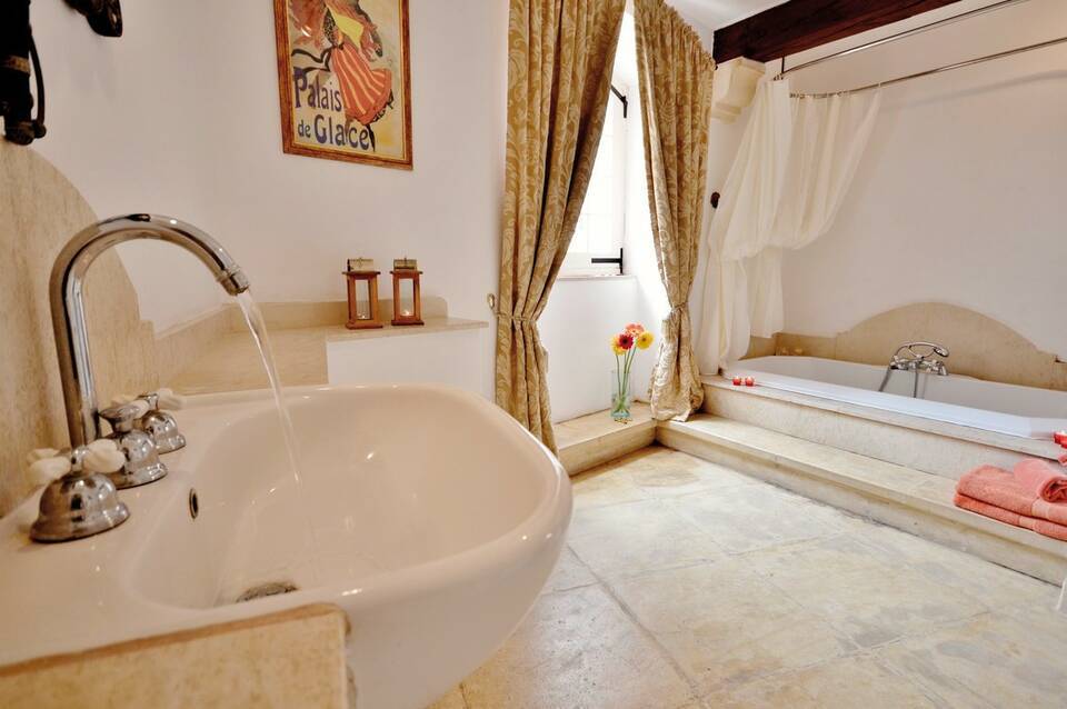 Chapel 5 Boutique Suites 3