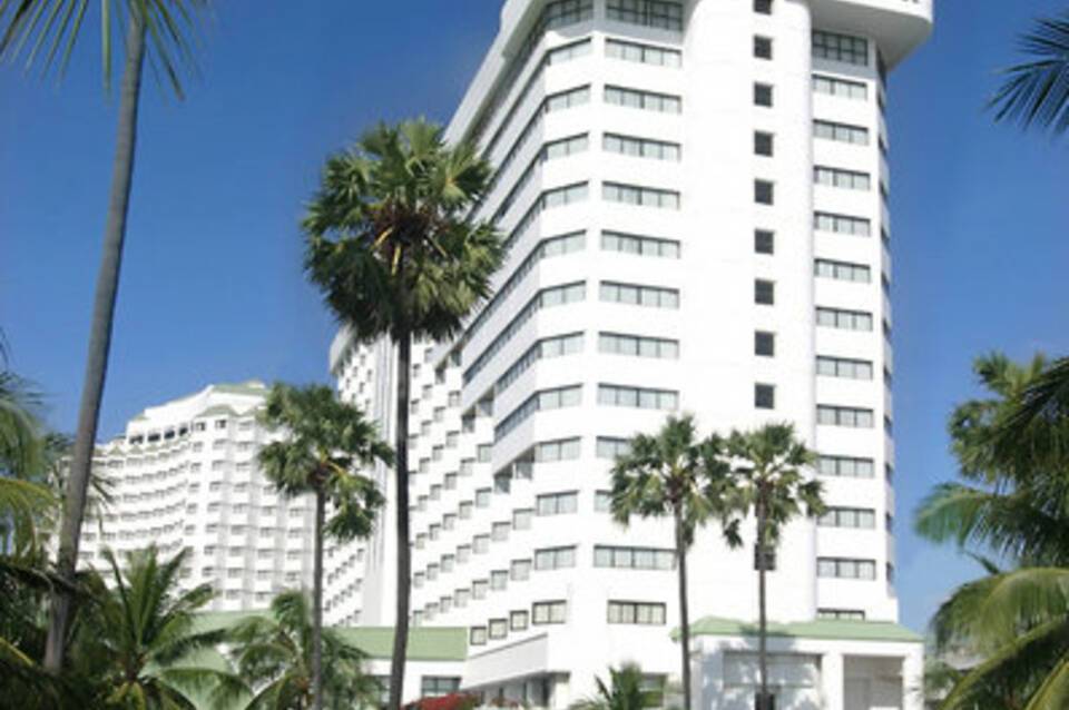 Jomtien Palm Beach Hotel & Resort 1