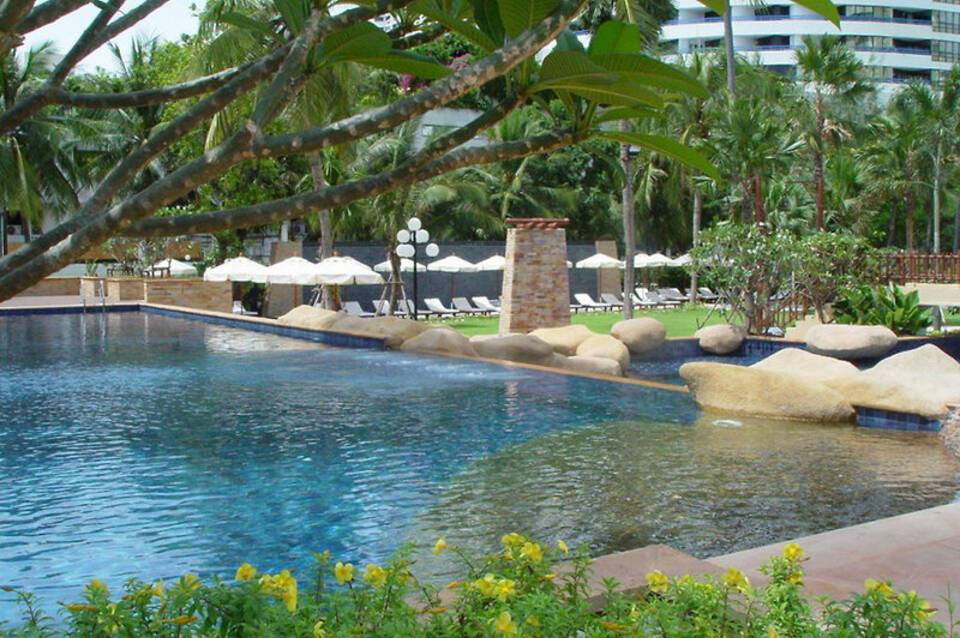 Jomtien Palm Beach Hotel & Resort 4