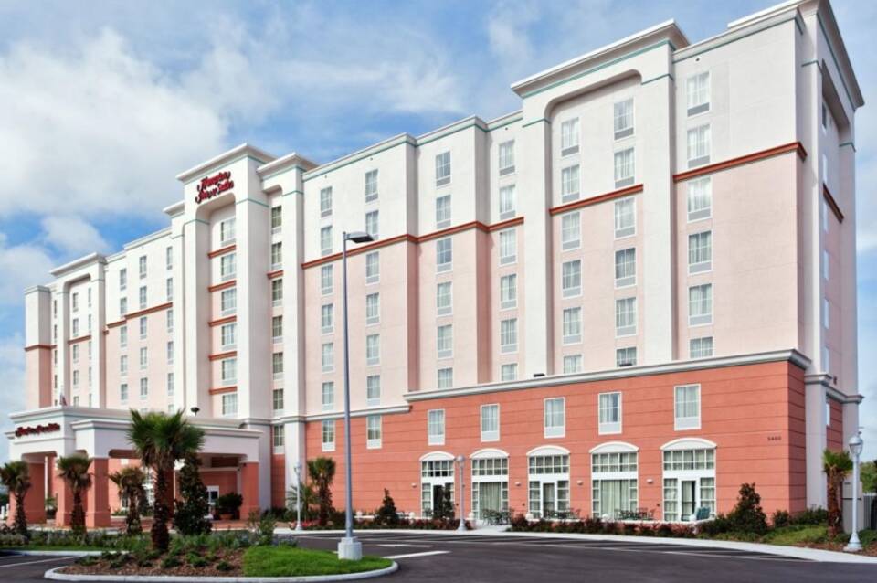 Hampton Inn & Suites Orlando Airport @ Gateway Village 4