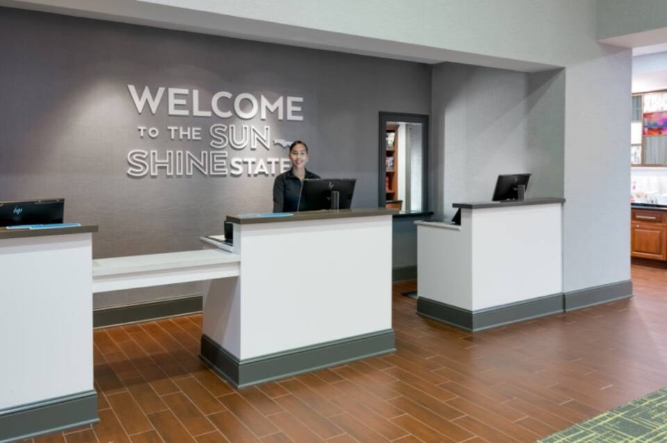 Hampton Inn & Suites Orlando Airport @ Gateway Village 5