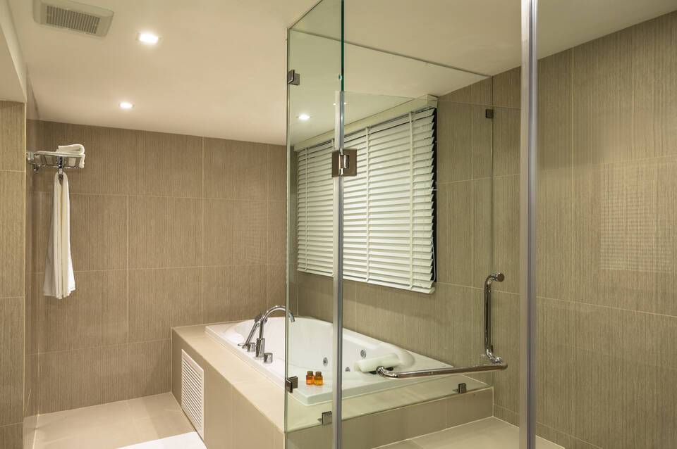 S33 Compact Sukhumvit Hotel 1