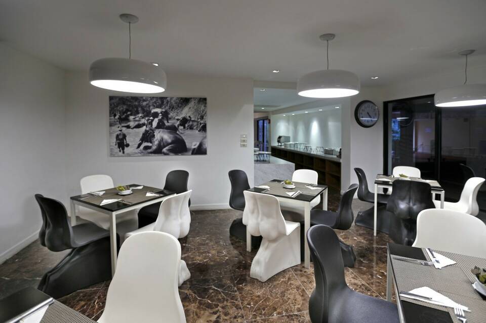 S33 Compact Sukhumvit Hotel 4