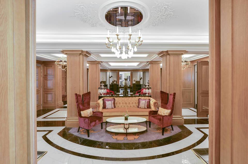 Maison Astor Paris, Curio Collection by Hilton 5