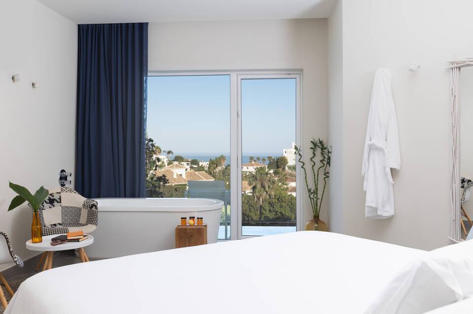 Higueron Hotel Malaga, Curio Collection by Hilton 5