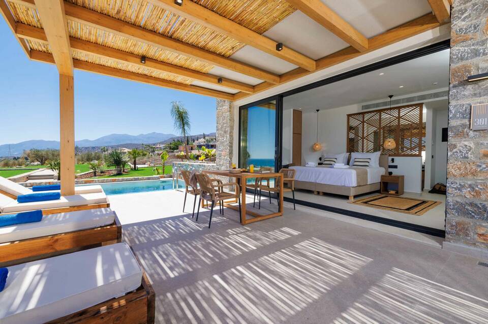 Deos Luxury Suites 1