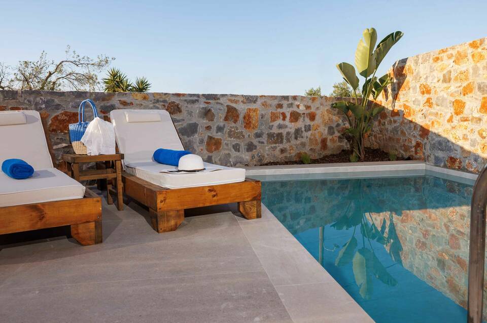 Deos Luxury Suites 2