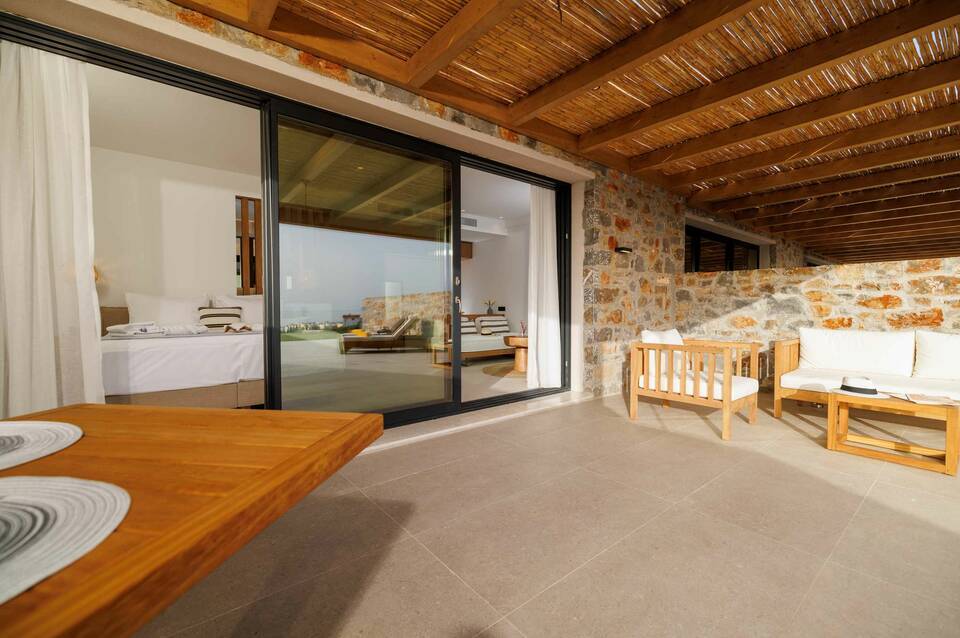 Deos Luxury Suites 5