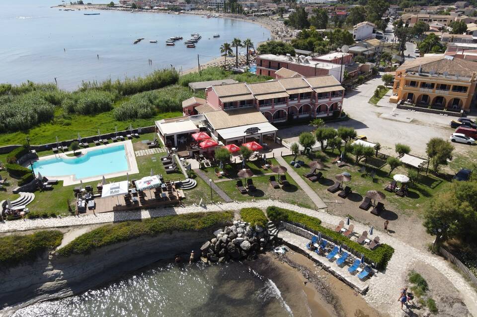 Canal D'Amour Village 1