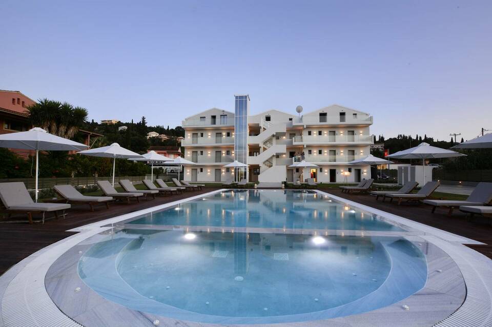 V Luxury Suites 1