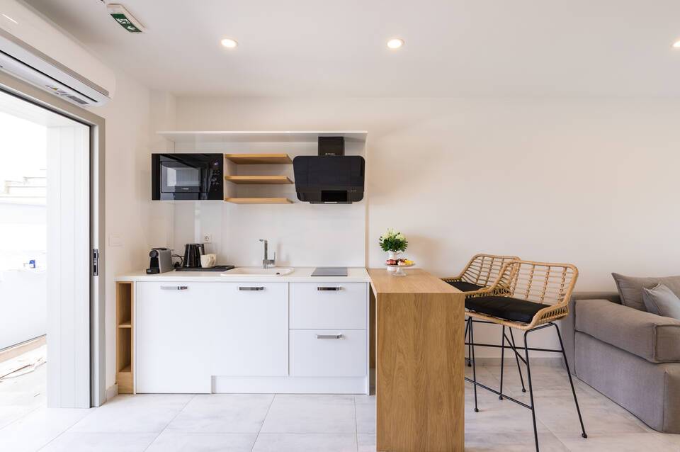V Luxury Suites 4