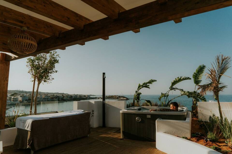 Kahlua Sea View Suites 3