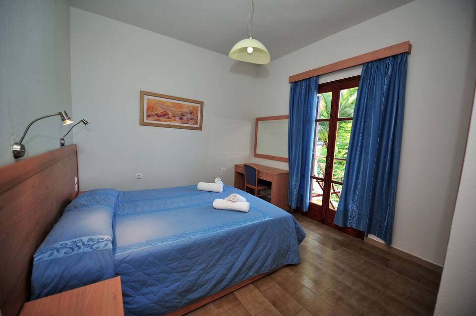 Vassilias Beach Hotel 2