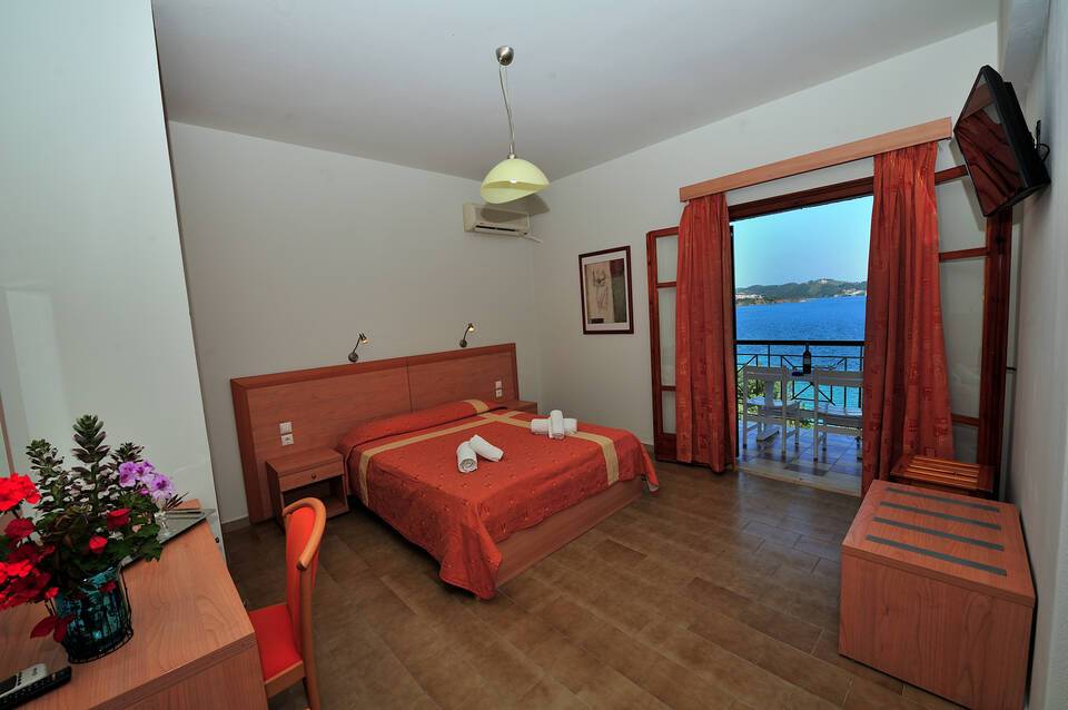 Vassilias Beach Hotel 3