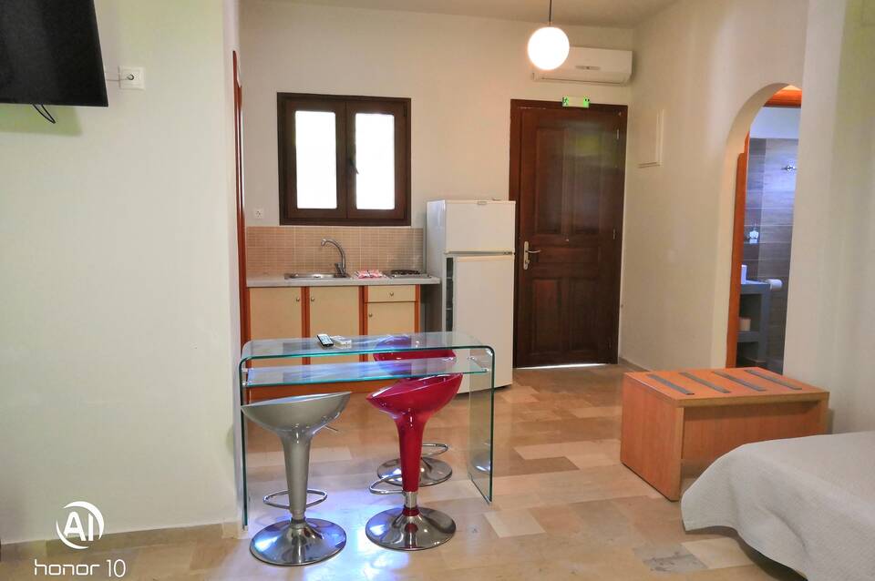 Vassilias Beach Hotel 5