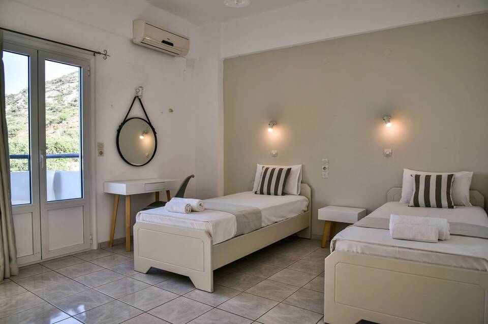 Iraklis Apartments 1