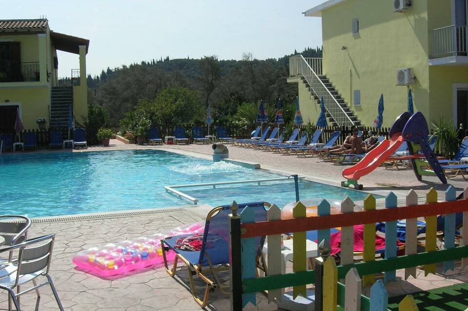 Amadeus Hawaii Studios & Apartments 2