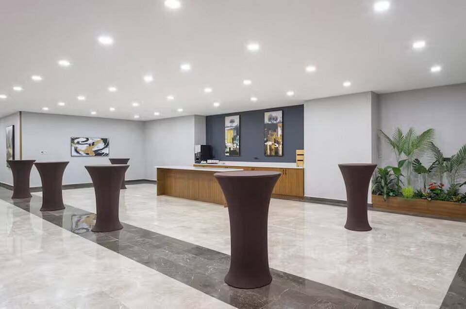 Hampton By Hilton Istanbul Arnavutkoy 2
