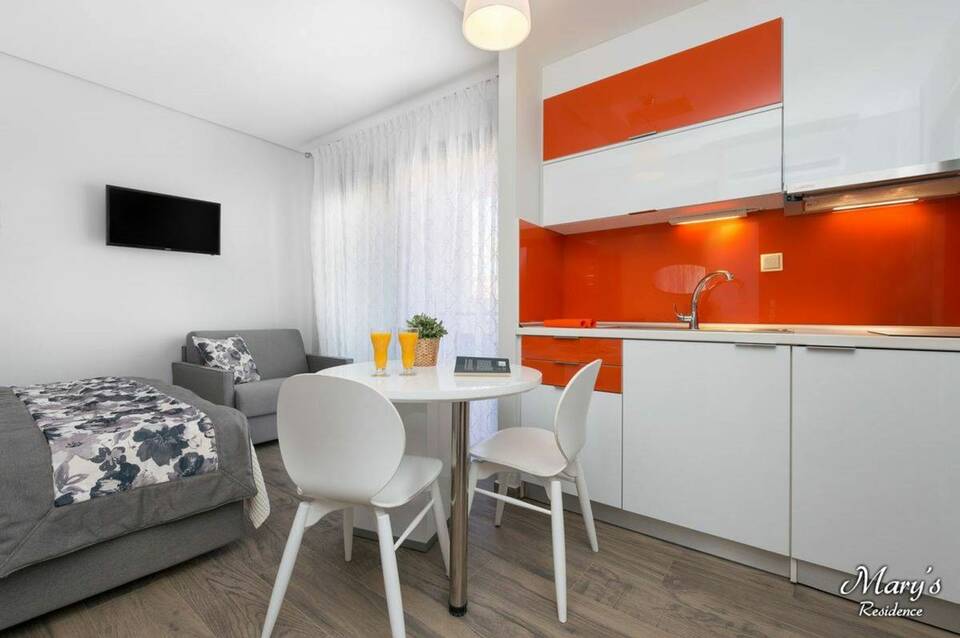 Mary’s Residence Suites & Luxury 4