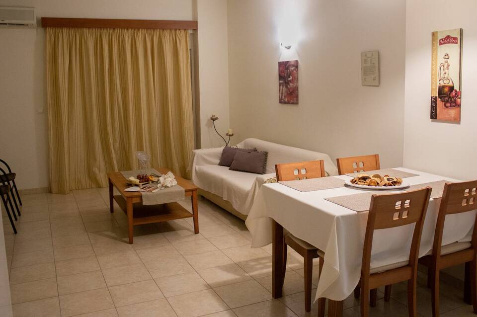 Tsambikos Apartments 1