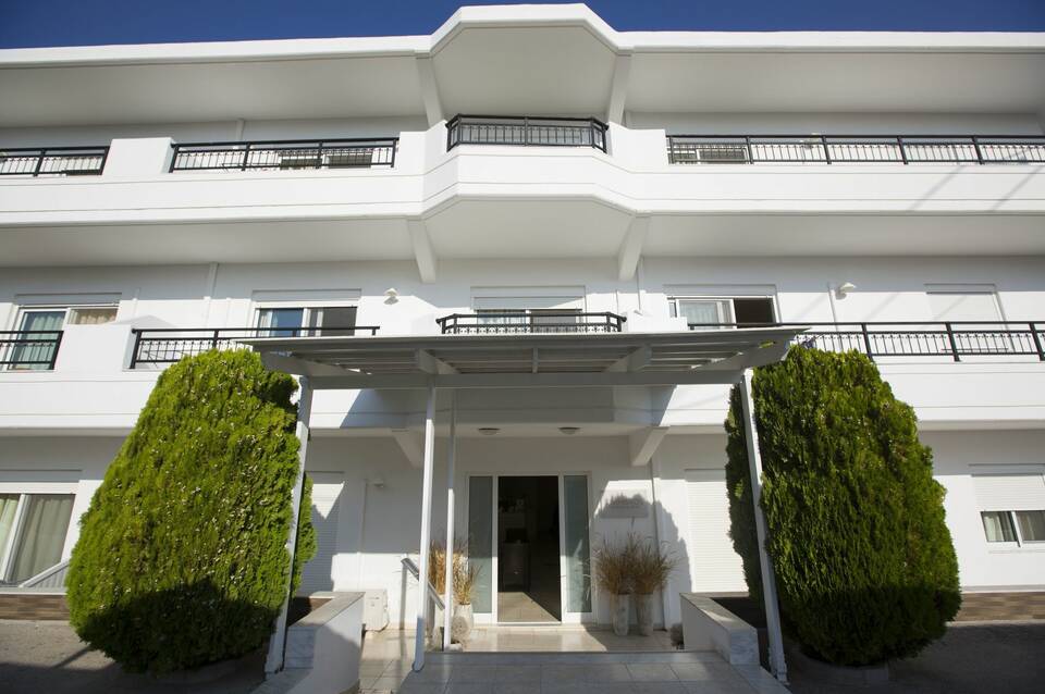 Tsambikos Apartments 5