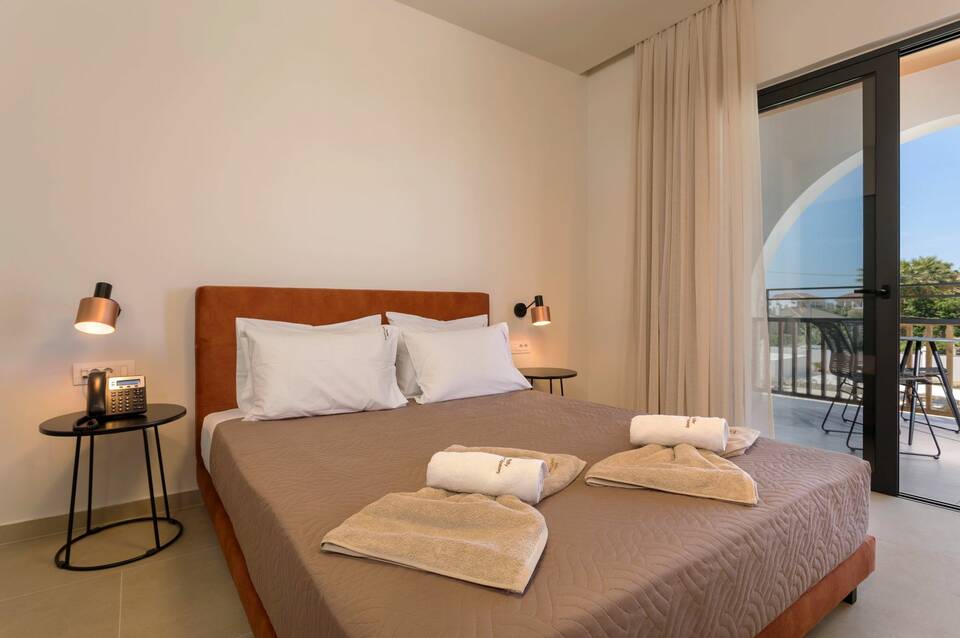 Serenity Luxury Boutique Hotel Agrilia 4