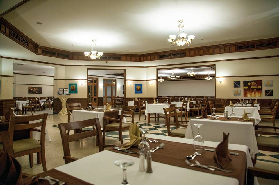 Lahami Bay Beach Resort & Gardens 1