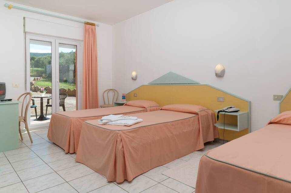Lu' Hotel Porto Pino 5