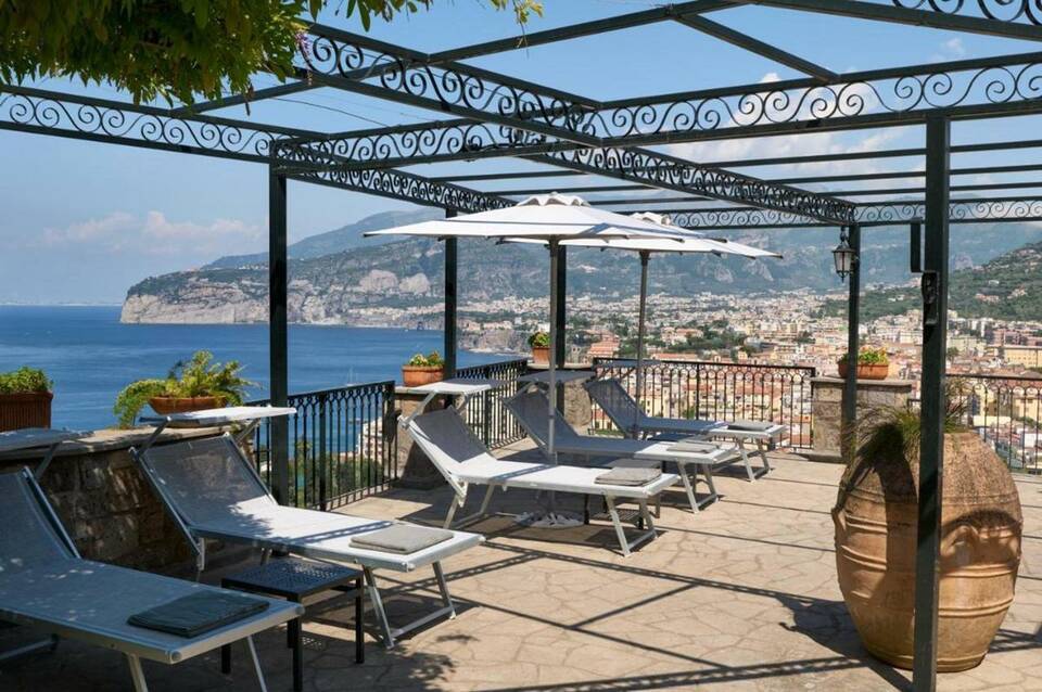 Grand Hotel Capodimonte 5