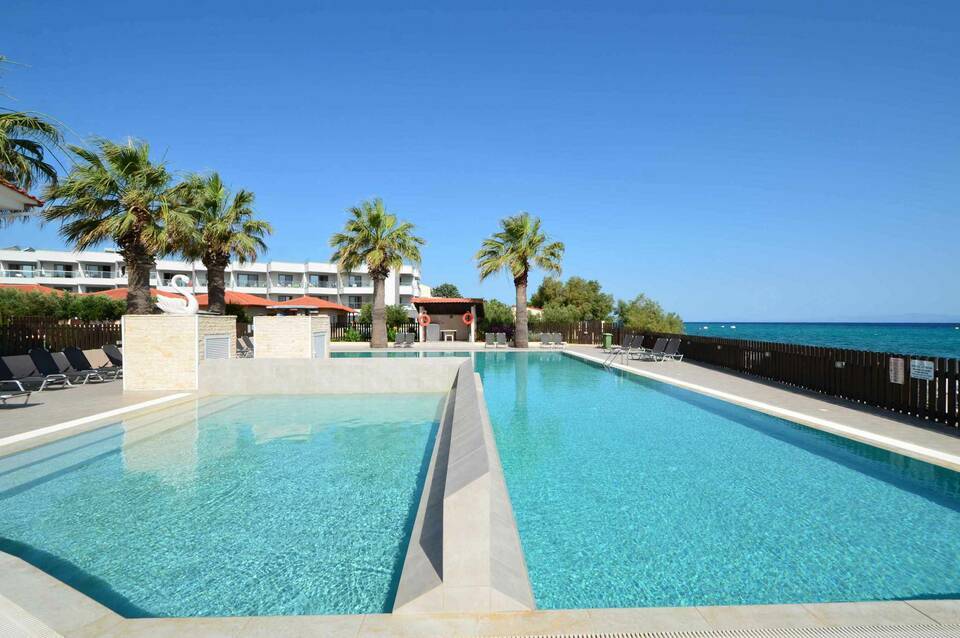 Sousouras Holiday Resort 4