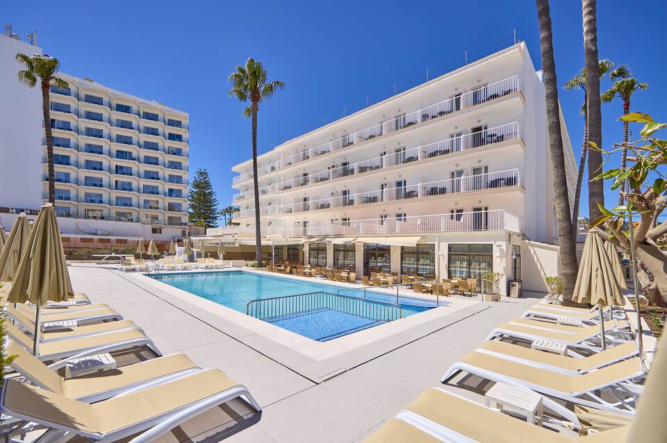 Universal Hotel Bikini 1