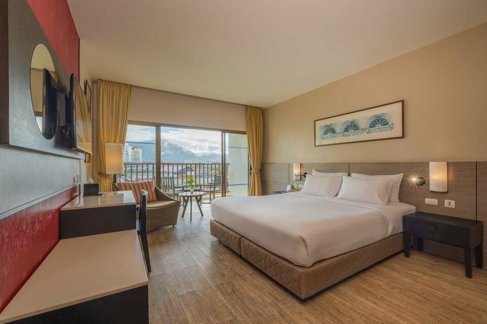 Deevana Plaza Phuket Patong 1