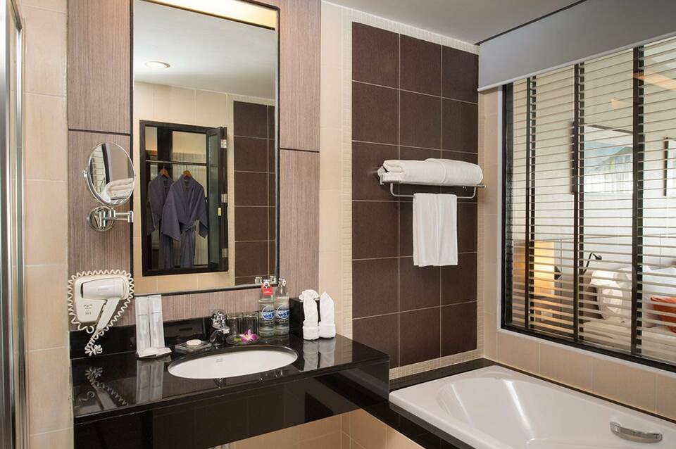 Deevana Plaza Phuket Patong 2