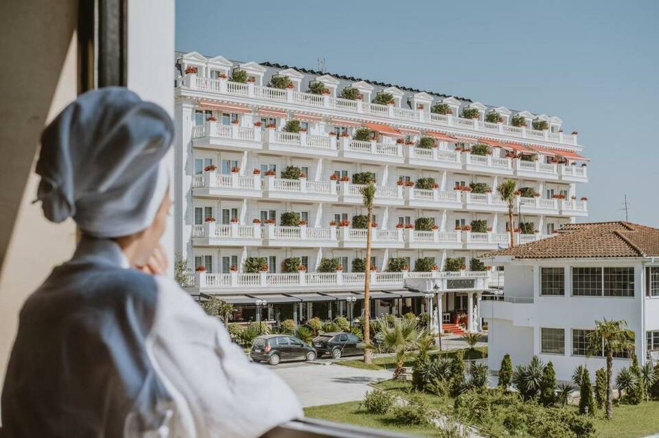 Flower Hotels & Resorts 1